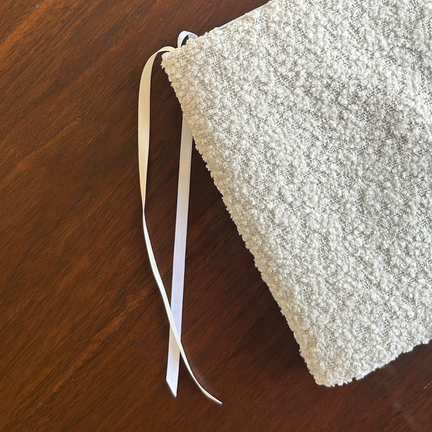 Protège Coran bouclé beige